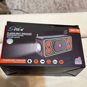 Sing-e Multi- function Portable Flashlight Speaker